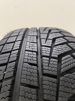 Original zimni alu Audi Q3 5x112 + 215/65/17 95% - 5