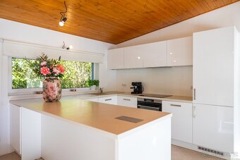 PRODEJ MODERNÍHO RODINNÉHO DOMU V LOUŇOVICÍCH, NEDALEKO PRAH - 5