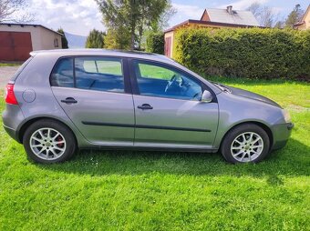 Volkswagen Golf V - 1.6 75kW - 5