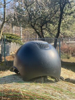 Jezdecká helma HKM - 5