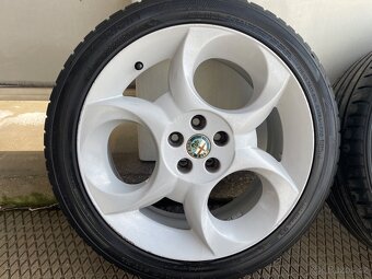 Alu kola 17 alfa romeo+ gumy 215/45 ZR 17 - 5