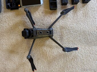 DJI Mavic 3 Pro Fly More Combo - 5