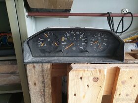 Becker radio-funkční 7000kč W124 pp svetlo H4+H3 hella - 5