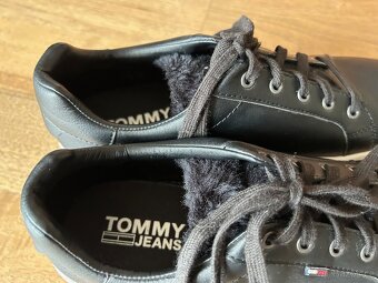 Černé tenisky na vyšší platformě Tommy Jeans vel. 40 - 5