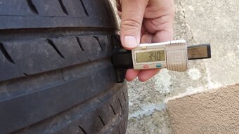 2ks letni pneu goodride 235/45-17 3-4mm - 5