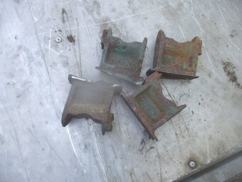 válce, motor, hlavy a náprava s uzávěrkou Multicar M 22 - 5