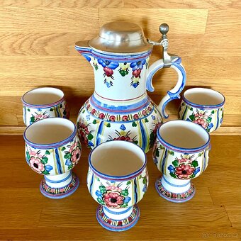 Starý velký ručně malovaný džbán s hrnky - 5