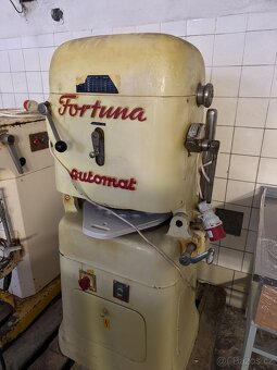 DĚLIČKA TĚSTA FORTUNA A3 AUTOMAT - 5