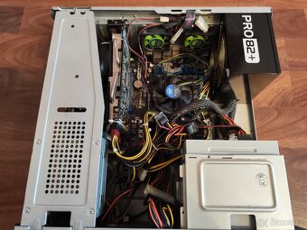 Prodám HTPC case Thermaltake Bach - 5