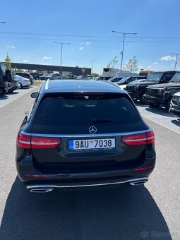 Mercedes E 220 D - 5