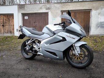 Aprilia Futura 1000 - 5