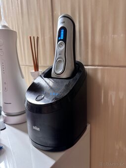 Braun Series 9 9292cc Wet&Dry – dobrý stav, čistící stanice - 5