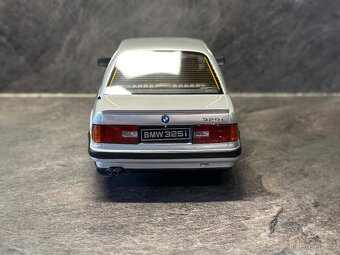 BMW E30 sedan 325i Silver - 1:18 limit 999ks - 5