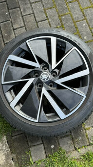 Prodám originál ALU Škoda VEGA AERO 225/45/18 5x112 Pirelli - 5