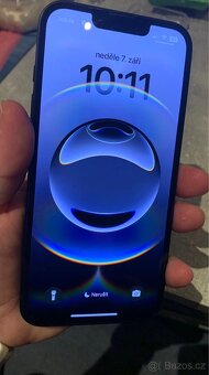 Apple iPhone 16e 128GB - 5