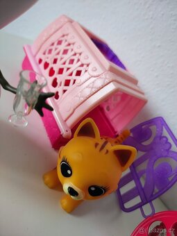 MIX hraček ... lékař, projektor, interaktivní pejsek a další - 5