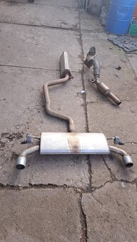 Rozprodam golf 7 gti 2.0tsi Golf vii gti Kompletní karoserie - 5