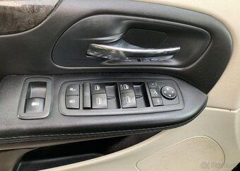 Lancia Voyager 2.8 CRD AUTOMAT 7 MÍST KŮŽE automat 130 kw - 5
