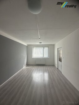 Milovice - Boží dar. Pronájem bytu 2+1, 64m2 s balkónem 4m2 - 5