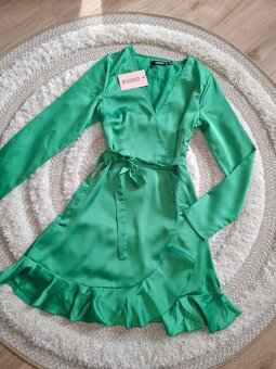 Zelenkavé šaty Missguided - 5