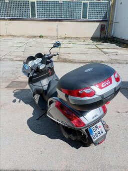 Skútr Aprilia Atlantic 500 - 5