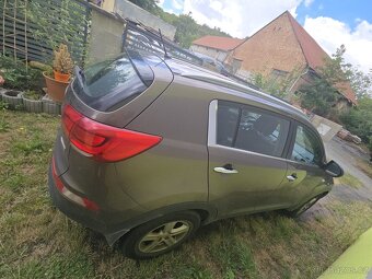 Prodám sportag rok 20016 motor 1.6 nafta - 5