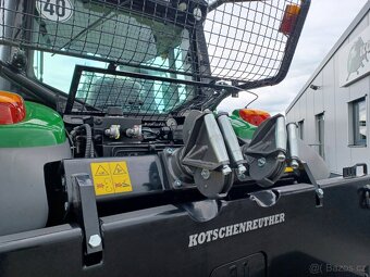 Lesní traktor JOHN DEERE 6120M - 5