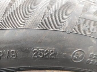 DVĚ ZIMNÍ KOLA ŠKODA.,. VW.,. 195/65/15 JAKO NOVÁ - 5