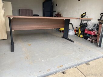 Kancelářský stůl Hobis - 5