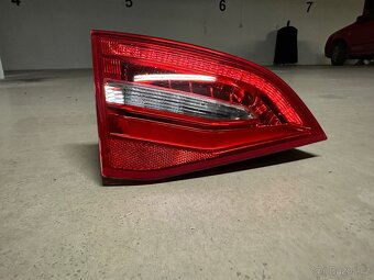 8K9 945 093 E - 5