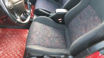 Mazda 323F - 5
