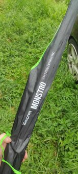 Sumcové pruty Delphin monstro 2,1m 250g + - 5