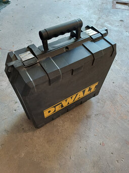 Hřebíkovačka Aku DeWalt DC608 18V - 5