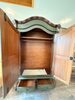 Malovaný starožitný nábytek - 5