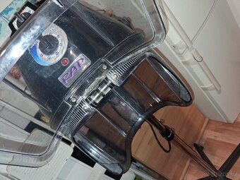 Kadeřnické křeslo s umyvadlem - 5