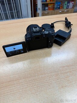 Canon EOS200D - 5