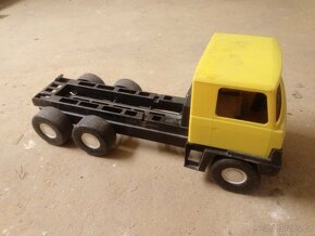 Traktorbagr a 2x Tatra na písek - 5