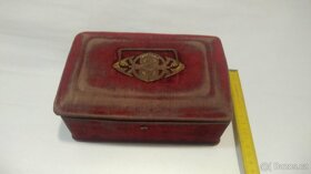 Kazeta červená - starožitnost - 5