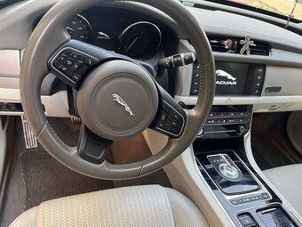 Jaguar XF - 5