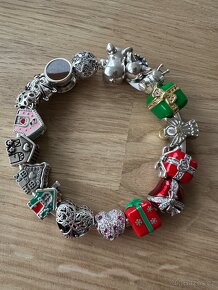 Červený dárek s pavé stuhou přívěsek na Pandora náramek - 5