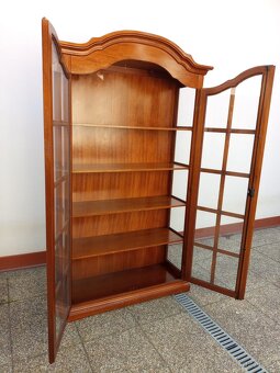 Rustikální nábytek, vitrína z masívu - 5