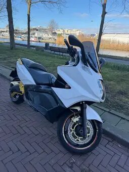 Gilera GP 800.   2010.  41000 km - 5