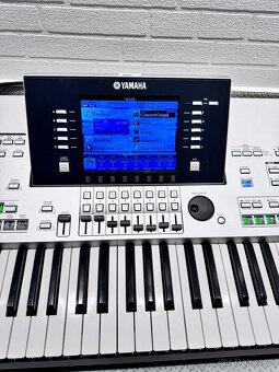 Klávesy Yamaha Tyros 3 Workstation včetně originálních repro - 5