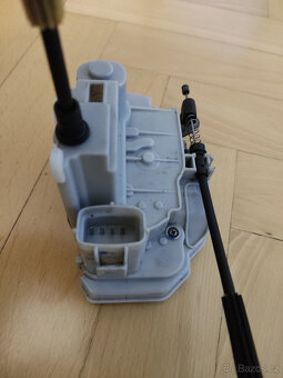 Bravo - Zámek centrálu zadní levý L od r.v. 2006-2014 - 5