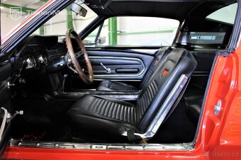 Ford Mustang Fastback V8, 1967 - 5