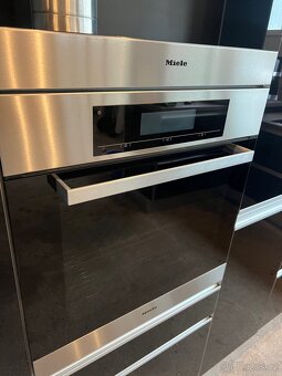 Moderní kuchyň se všemi spotřebiči - 5