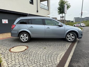 Opel Astra Caravan - kombi,1.6 benzin,85kw,2010 - 5