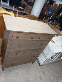 Prodám hezkou komodu IKEA HEMNES z masivu - 5