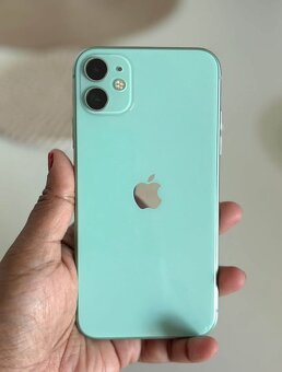 iPhone 11, bílý, 128 GB zachovalý - 5