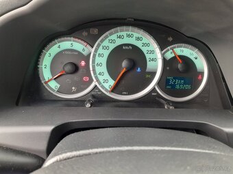 TOYOTA Corolla VERSO 2,2 D4-D - 5